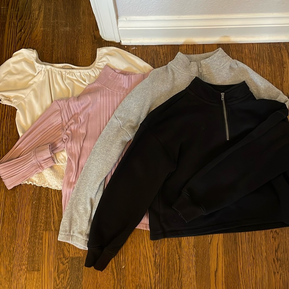 4 Old Navy t-shirts and sweatshirts